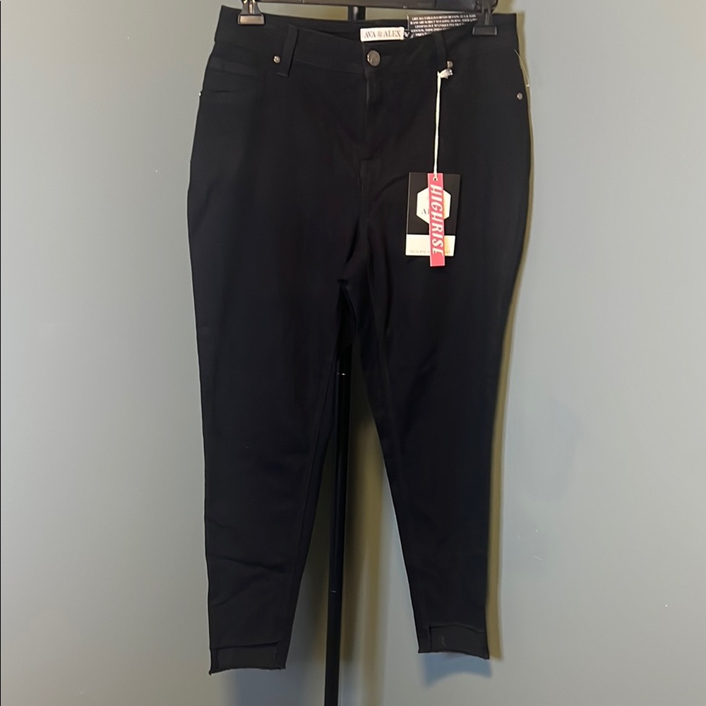 Sleek Black Ankle Jeans for a Modern Look